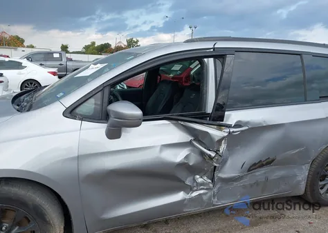 2021 Chrysler Pacifica Touring L z USA, uszkodzony, nr VIN 2C4RC1BG6MR559806